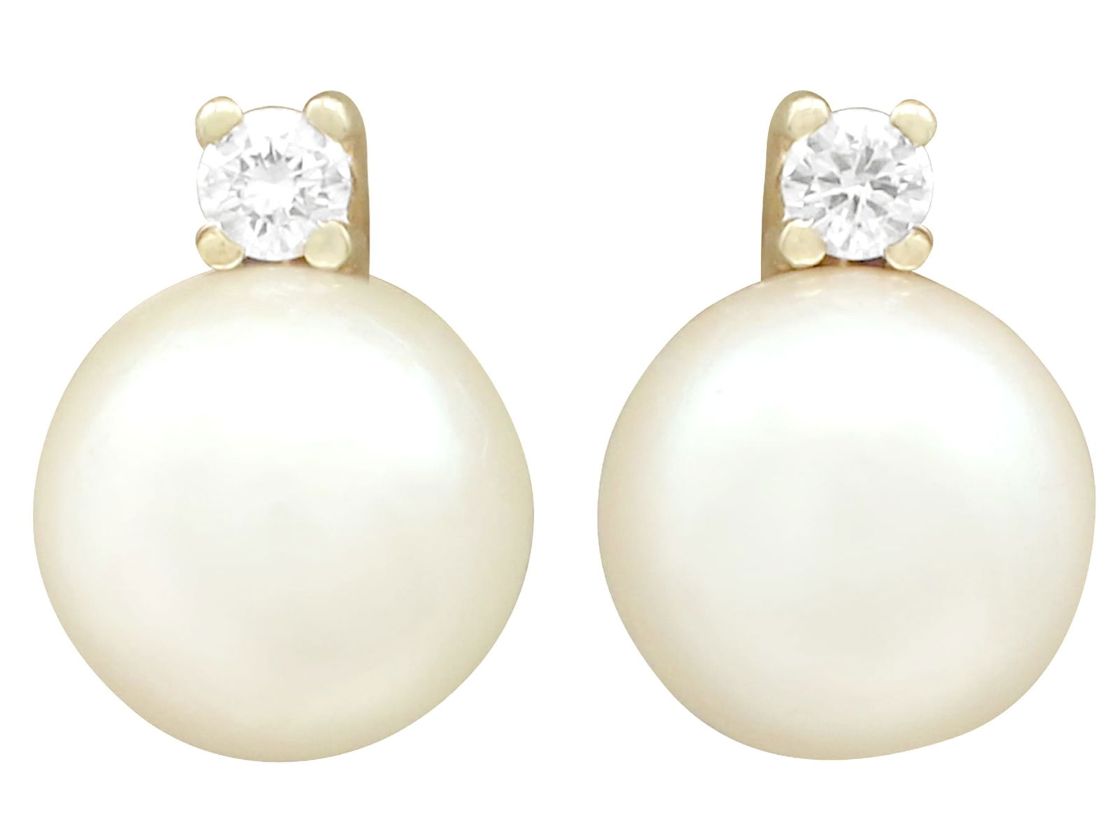 pearl earrings for a navy dress 