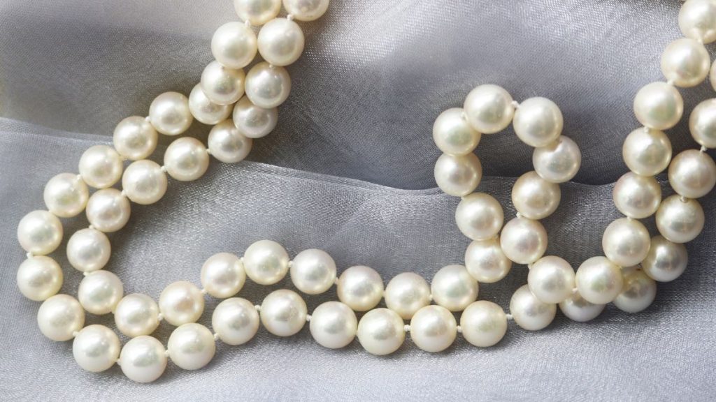 pearl necklace