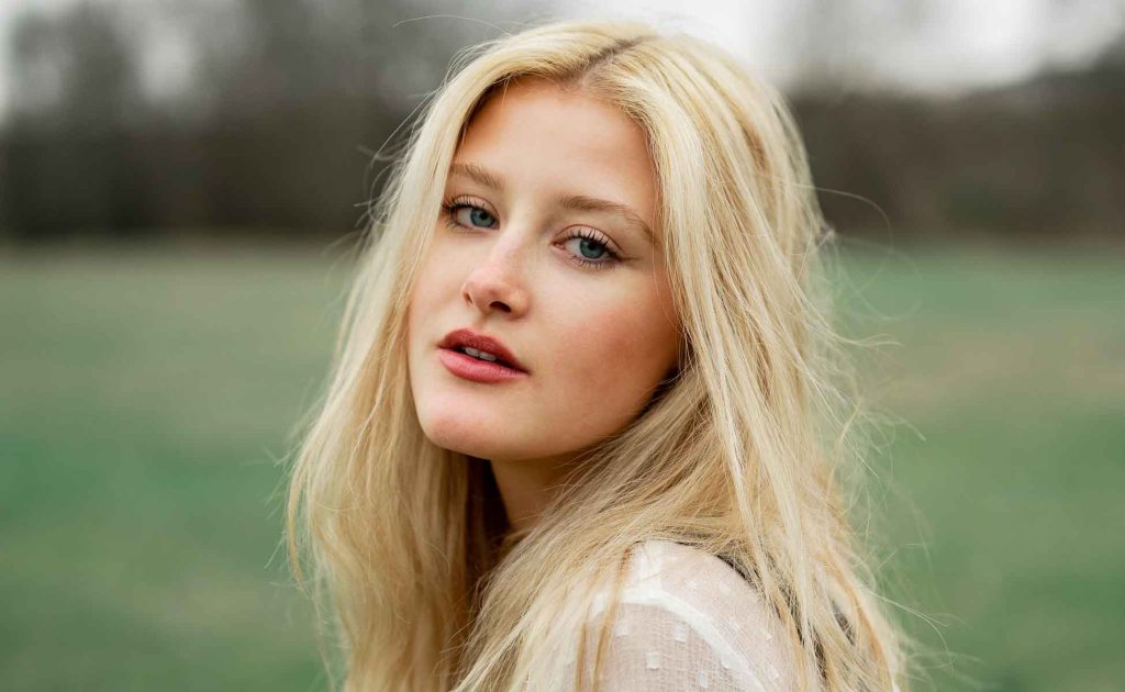 Jewellery that Suits Blonde Hair
