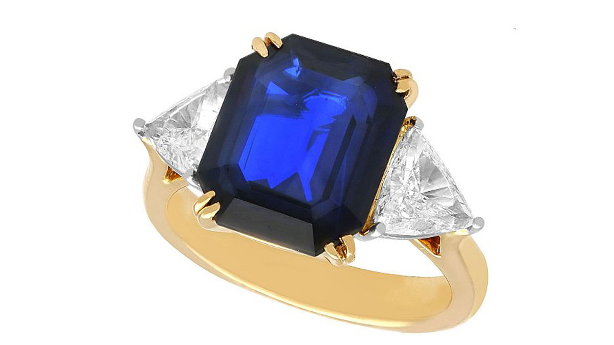 What Colour Jewellery Suits Blonde Hair