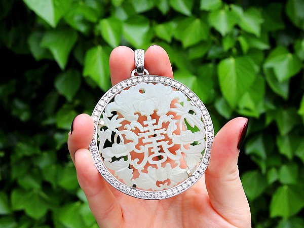 vintage jade pendant necklace
