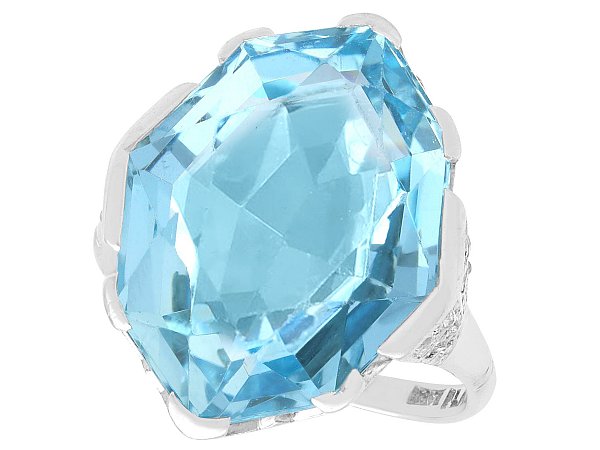 aquamarine and diamond ring