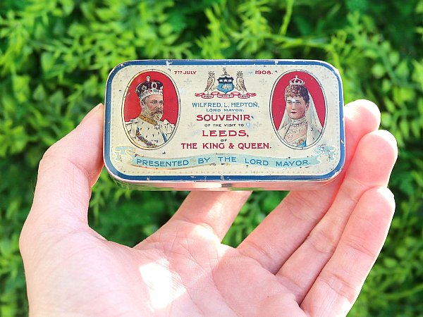 Miniature Portrait Box