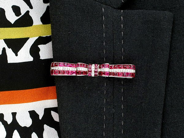 Trendy Bar Brooches