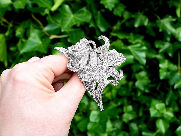 Trendy Floral Brooches