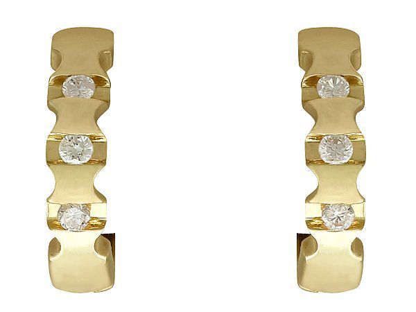 How to Wear Hoop Earrings