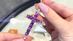 kim kardashian amethyst cross