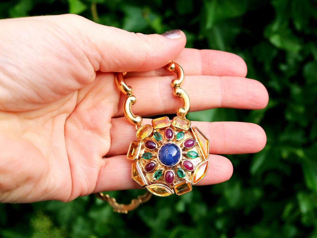 close up of chunky 1940s pendant