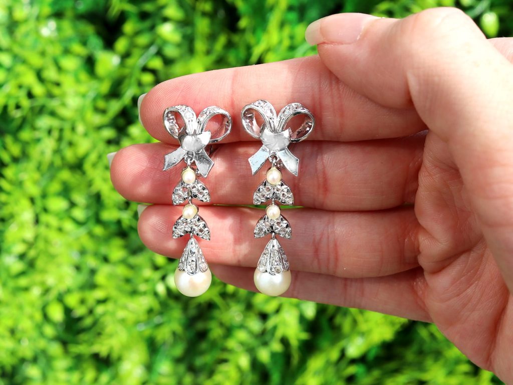 1960s bow design pearl earrings