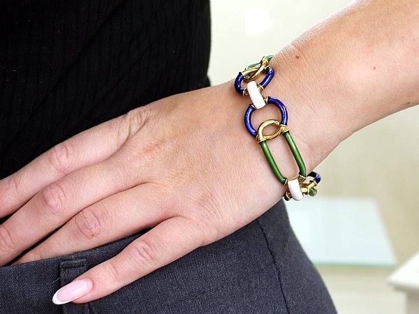 link bracelet with enamel