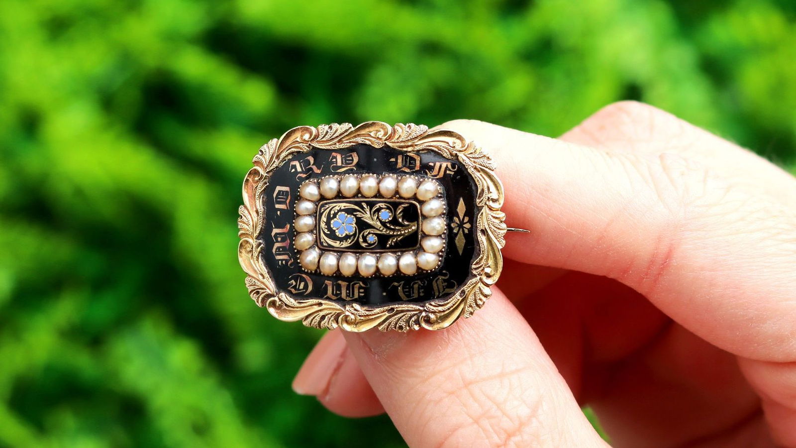 Queen Victoria Mourning Pearls