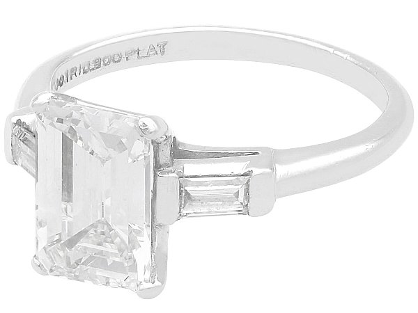 emerald cut engagement ring