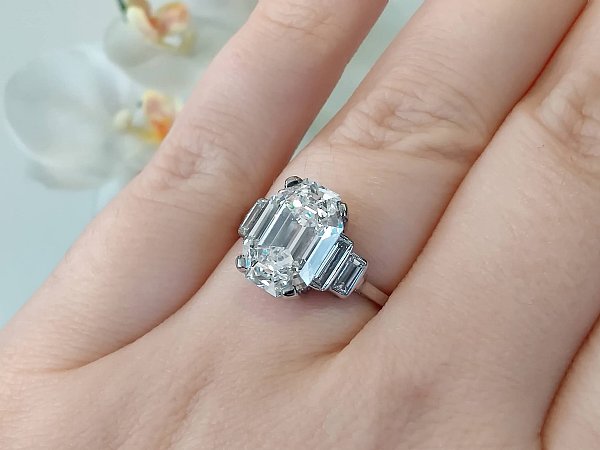 diamond engagement ring 