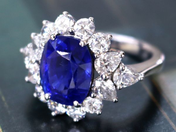 sapphire and diamond ring 
