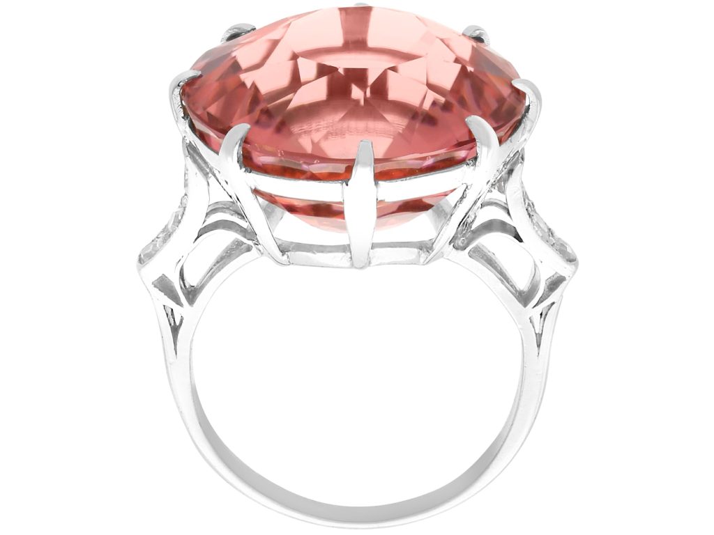 Lauren Sánchez’s Pink Engagement Ring