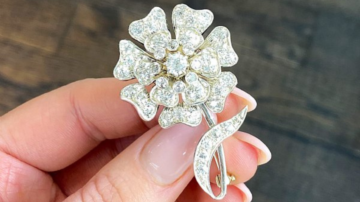 floral brooch