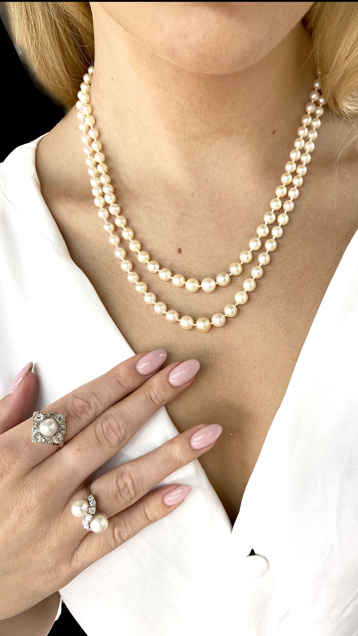 pearl earrings and necklaces